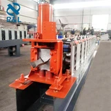 Stroj za oblikovanje kutova